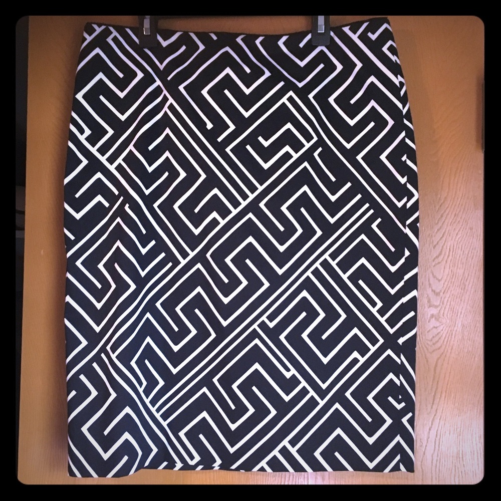 White House Black Market skirt NWOT size 8